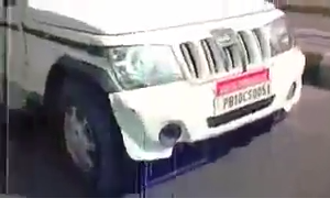 Punjab Police man did not wears his seatbelt during petroleum